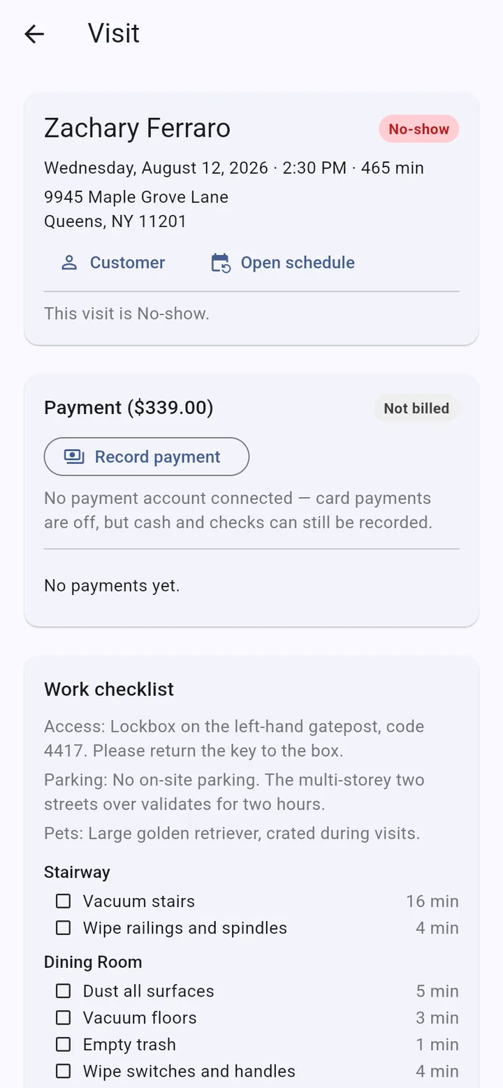 A visit open in the mobile app, showing the customer, status, payment panel and work checklist